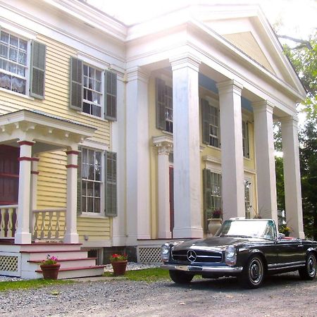 Oakcliff Bed And Breakfast Halfmoon Екстериор снимка