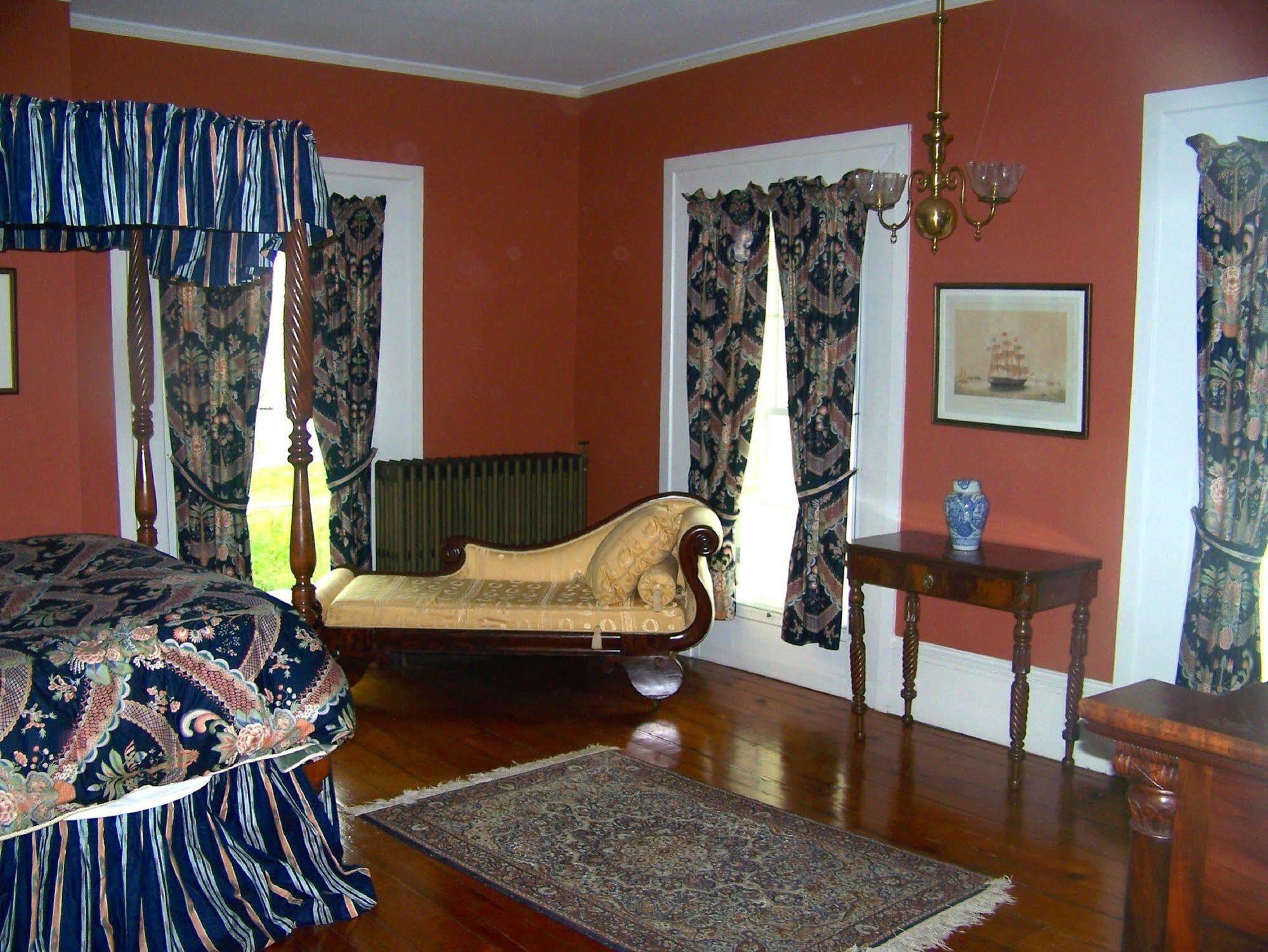 Oakcliff Bed And Breakfast Halfmoon Екстериор снимка