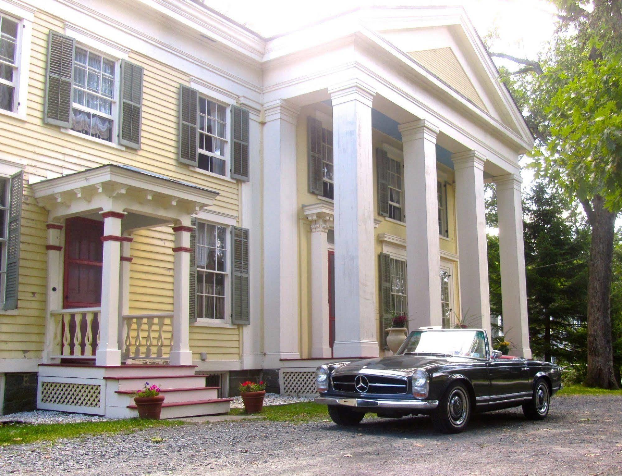 Oakcliff Bed And Breakfast Halfmoon Екстериор снимка