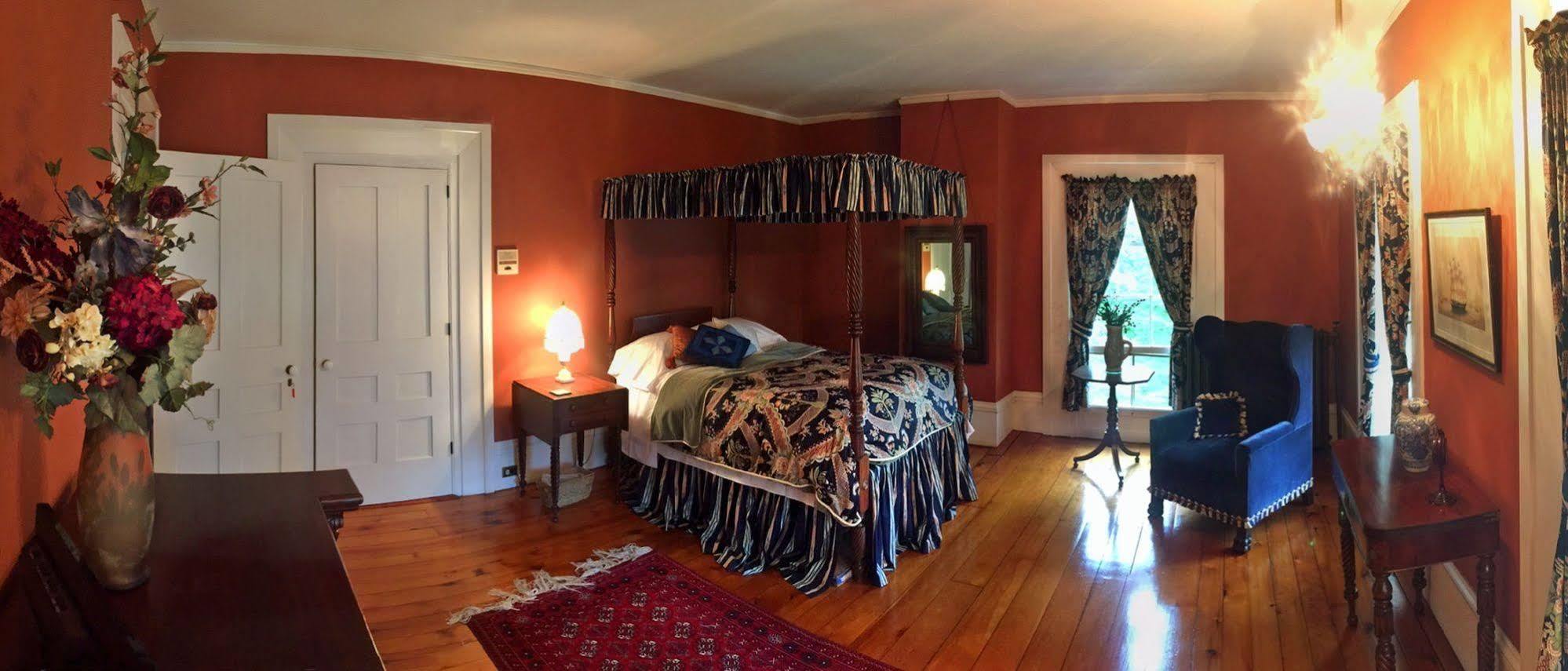 Oakcliff Bed And Breakfast Halfmoon Екстериор снимка