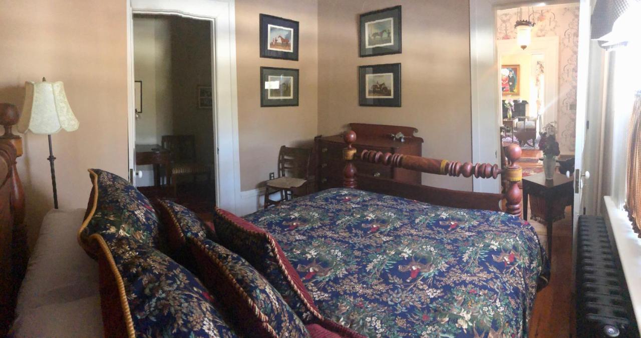 Oakcliff Bed And Breakfast Halfmoon Екстериор снимка